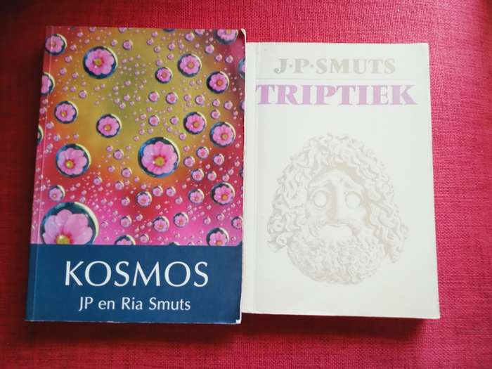 Triptiek deur JP Smuts & Kosmos deur JP en Ria Smuts. Albei sagteband.