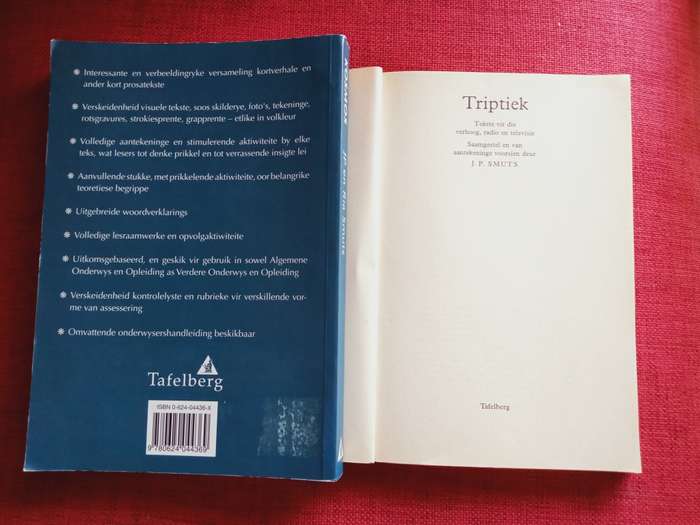 Triptiek deur JP Smuts & Kosmos deur JP en Ria Smuts. Albei sagteband.