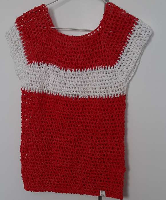 13 - 14 yrs/ xxs  Girls red & white top