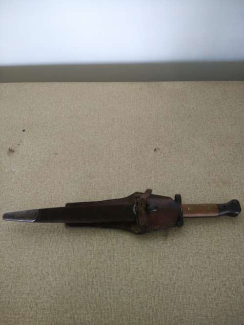 Wilkinson London WW1 1881-1907 Bayonet with leather scabbard