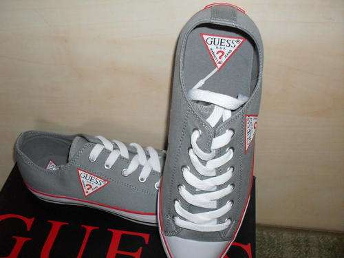 ***100% A U T H E N T I C *** Guess Sneakers Size 10