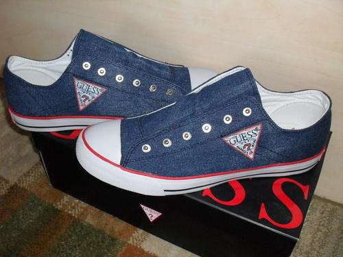 ***100% A U T H E N T I C *** Guess Sneakers Size 10