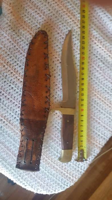 Hunting knife