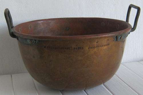 LARGE COPPER CAULDRON COOKING POT - MARKED "THE INTERNATIONAL HOUSE JOHANNESBURG"