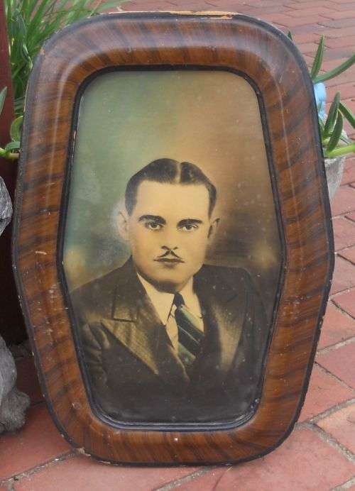 VINTAGE FRAME