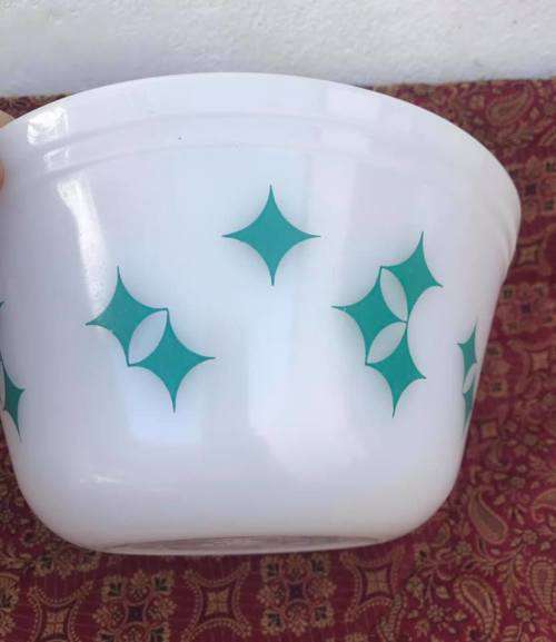 VINTAGE MILK GLASS BOWL