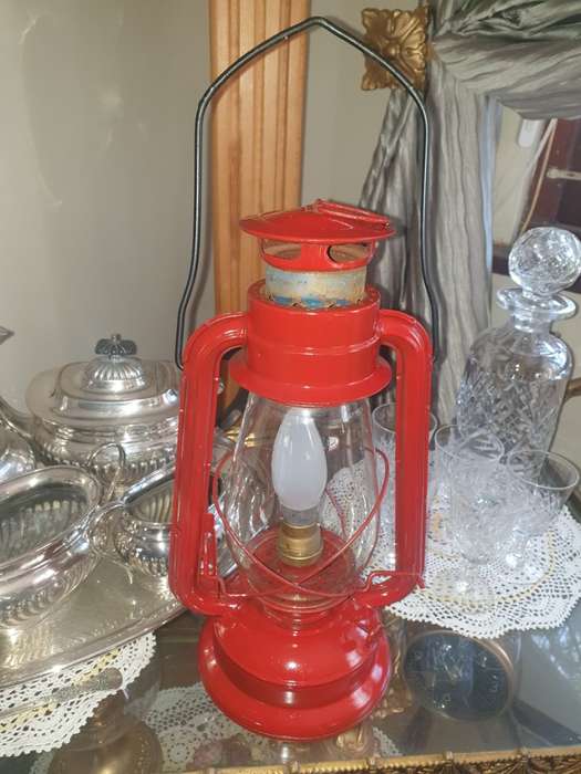 Stunning electrified Huricane lamp