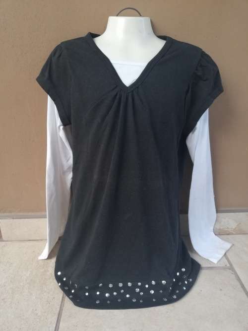 Girls Black and White Long-sleeved T-shirt Age 13-14
