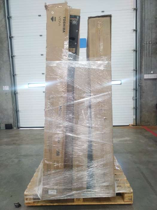 Bulk Lot of Damaged TVs: Samsung, Hisense & More
