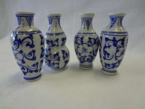 Lot of 4 small vases - as per photo