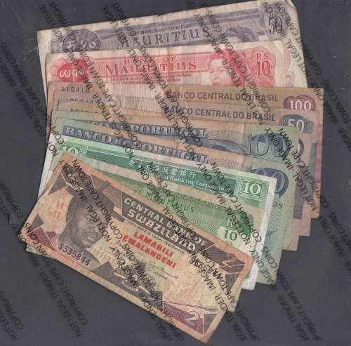 Lot of 10 International banknotes - as per scan