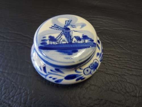 Delft trinket bowl with lid - as per photo