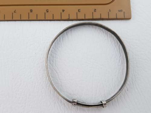 925 Sterling Silver Kiddies Bangle weight 9g as per photo