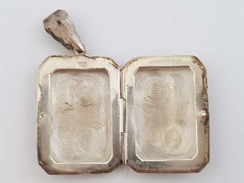 925 Sterling Silver Locket Pendant Weight 10.5g as per photo