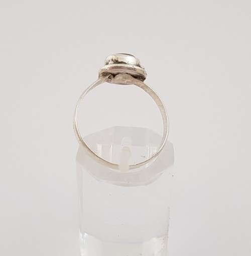 925 Sterling Silver Ring weight 1.6g  as per photo