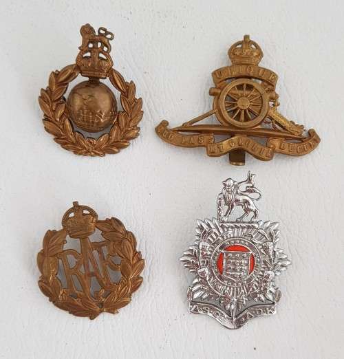 Lot of 12 Assorted British Badges as per photo