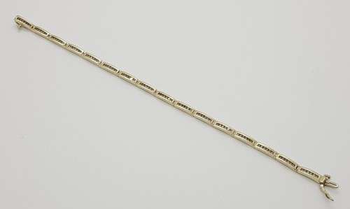 9ct Gold & Diamond Tennis Bracelet weight 11,6g as per photo