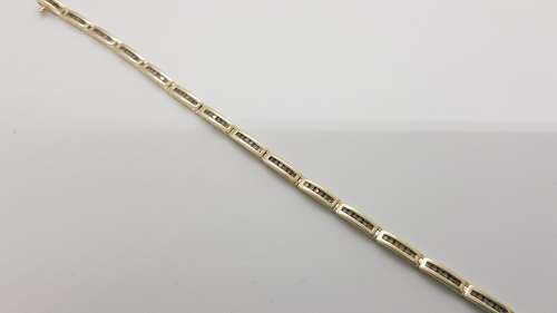 9ct Gold & Diamond Tennis Bracelet weight 11,6g as per photo