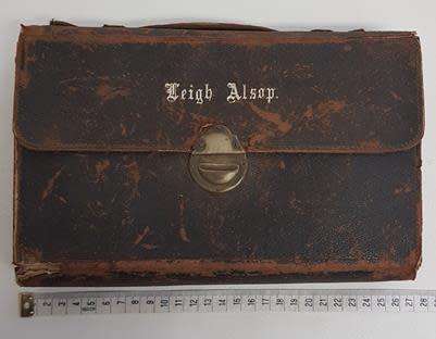 Vintage Men`s Grooming Kit in Leather Pouch as per photo