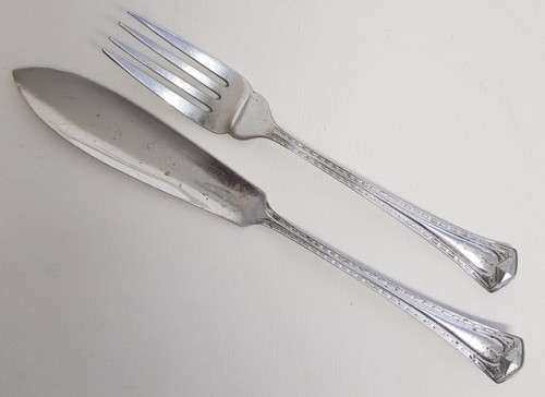 Chrome Plated Cutlery Set of 6 Knives and 5 Forks in original box as per photo