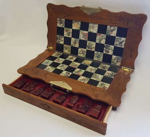 Vintage High Class Chinese Chess set with Faux Jade and Faux Ivory pieces - as per photo