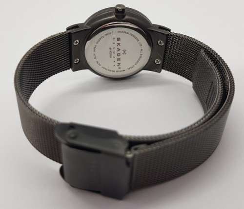 Skagen Denmark Ultraslim Stainless Steel Mesh Strap watch with Crystal Accents as per photo