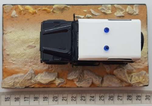 Bond 007 - Qunatum of Solace - Land Rover Defender model car as per photo