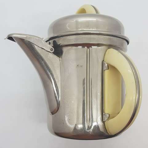 Small vintage electric car kettle - as per photo