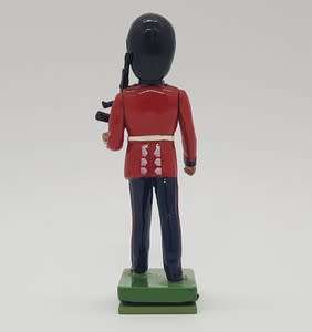 British Queen`s Guard Lead Figurine with machine gun as per photo