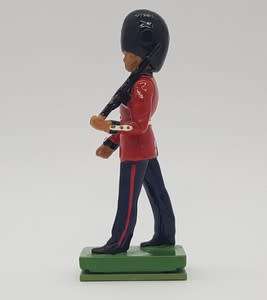 British Queen`s Guard Lead Figurine with machine gun as per photo