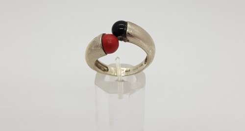 925 Sterling Silver Ring weight 7.3g size Q as per photo