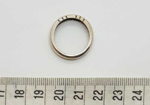 925 Sterling Silver Ring weight 2.7g size P as per photo