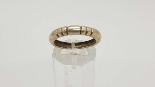 925 Sterling Silver Ring weight 2.7g size P as per photo