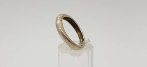 925 Sterling Silver Ring weight 2.7g size P as per photo