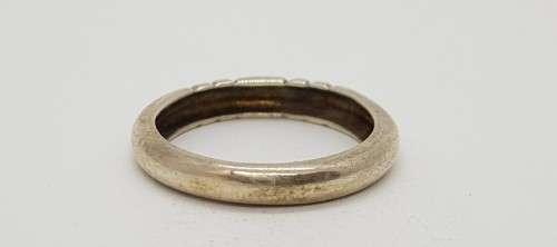 925 Sterling Silver Ring weight 2.7g size P as per photo