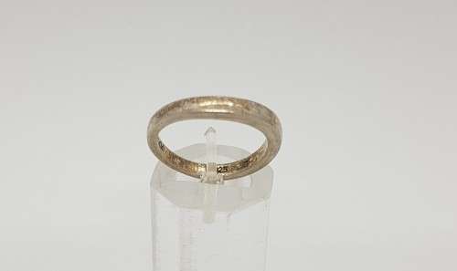 925 Sterling Silver Ring weight 3.1g size M as per photo