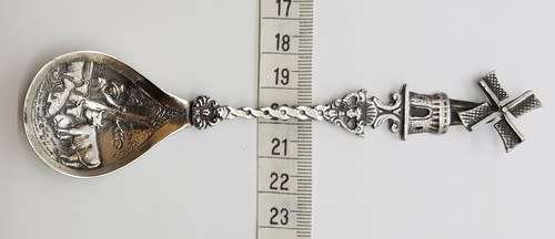 Dutch Silver Souvenir Spoon- Moving Windmill- Hallmarked, Made in Holland weight 19.4g as per photo