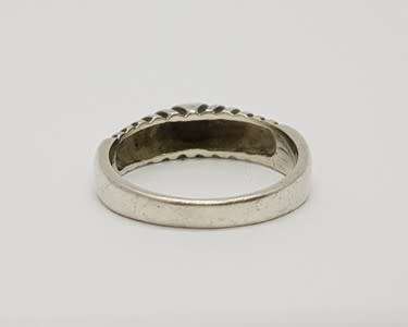925 Sterling Silver Ring weight 2.8g as per photo