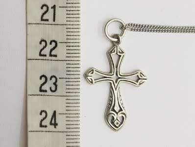 925 Sterling Silver Chain with Cross Pendant weight 2.7g as per photo