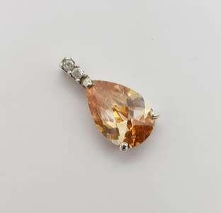 Sterling Silver Pendant Peach Coloured Pear-Shaped Stone Beautiful Facets weight 3.3g as per photo