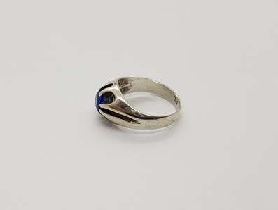 925 Sterling Silver Blue Stone Kiddies Ring weight 1.8g size f as per photo