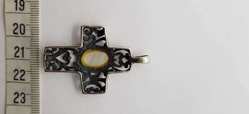 925 Sterling Silver Vintage Cross Pendant with Mother of Parl Inset weight 7g as per photo