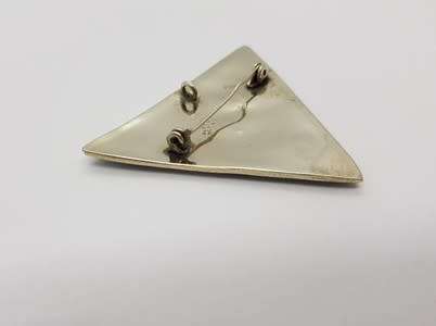 Vintage Ethnic Alpaco Mexico Triangle Floral Motif Brooch with Mop and Abablone Detail weight 7.8g