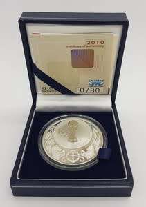 2010 SA Fifa World Cup Silver R2 Commerative Coin in box as per photo