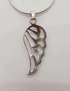 925 Sterling Silver Chain and Angel Wing Pendant weight 6.2g as per photo