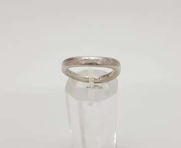 925 Sterling Silver Ring weight 3.3g size M as per photo