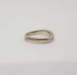 925 Sterling Silver Ring weight 3.3g size M as per photo
