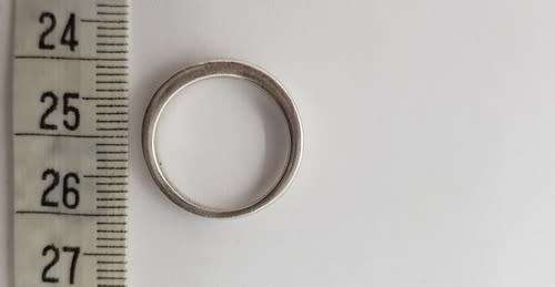 925 Sterling Silver Ring weight 3.3g size M as per photo