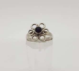 925 Sterling Silver Ring weight 2.1g size M as per photo