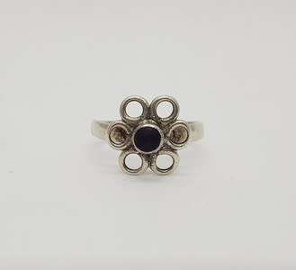 925 Sterling Silver Ring weight 2.1g size M as per photo